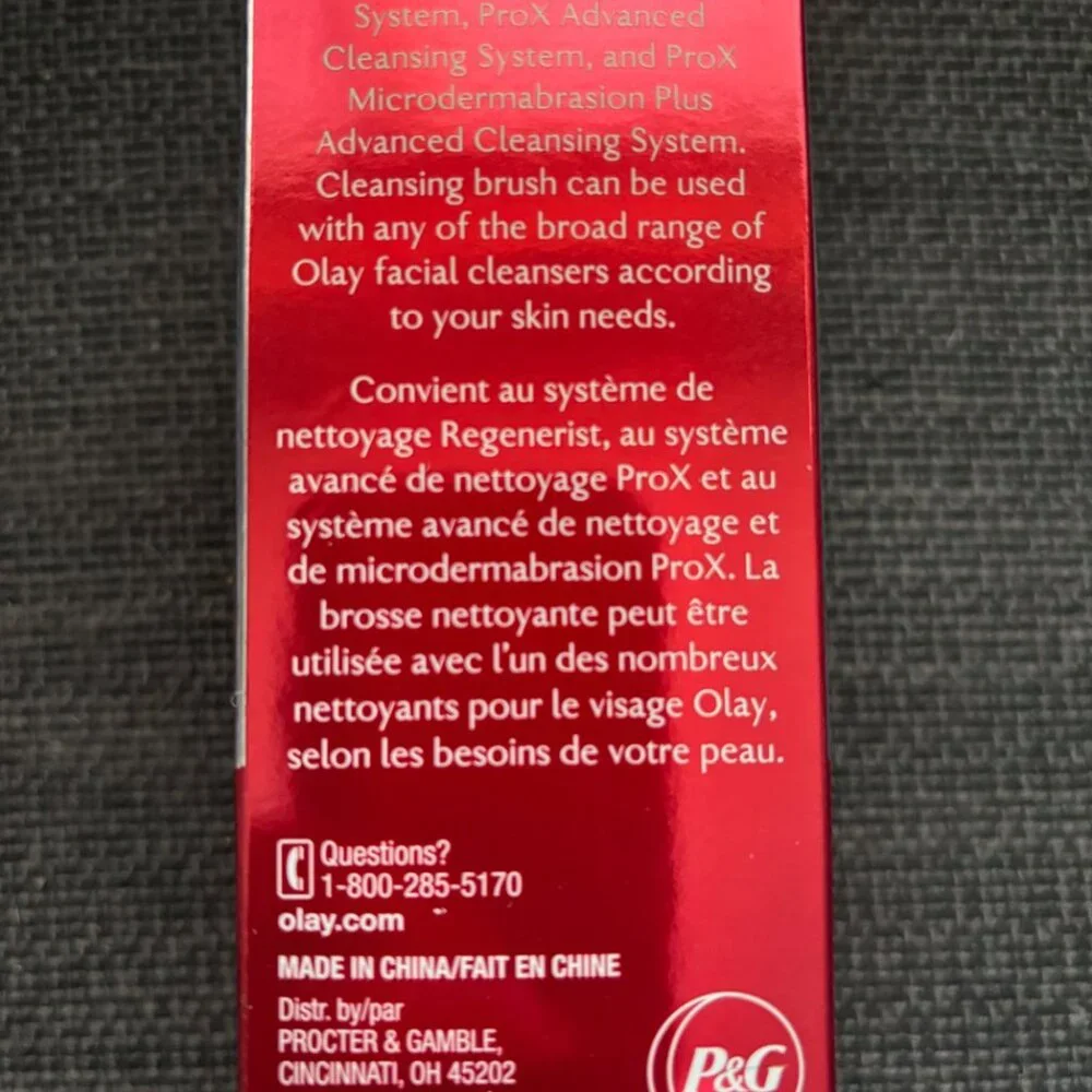 One box  Olay Regenerist Facial Cleaning Brush Advanced Facial Cleansing System